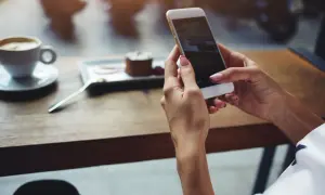 Jak sprawdzić aparat w telefonie i uniknąć niechcianego podglądania