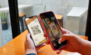 Jak zeskanować kod QR aparatem: Prosty poradnik dla iOS i Android