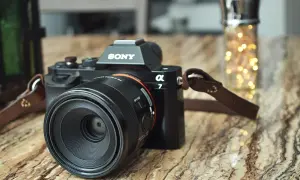 Najlepsze obiektywy do Sony A7 II: Profesjonalny wybór bez przepłacania