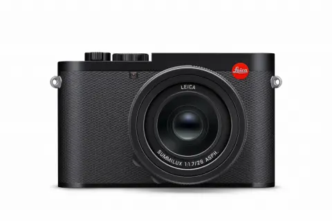 Elegancki czarny aparat cyfrowy Leica z obiektywem Summilux. Zastanawiasz się, ile kosztuje aparat cyfrowy tej klasy?