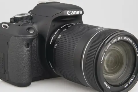 Najlepsze obiektywy do Canon EOS 600D - porównanie i opinie