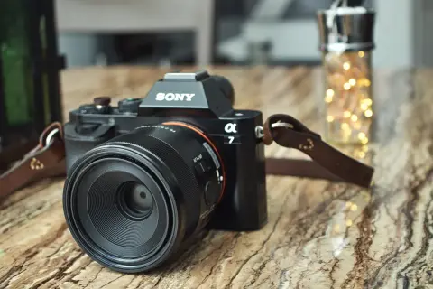 Najlepsze obiektywy do Sony A7 II: Profesjonalny wybór bez przepłacania