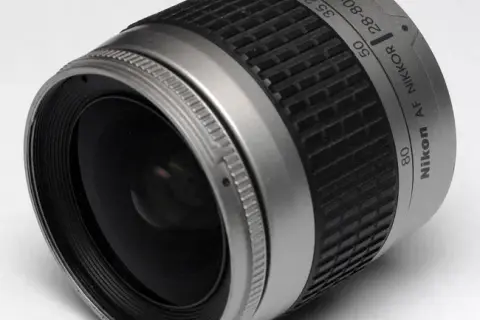 Obiektyw 28-80 mm: Uniwersalny sprzęt, który zmieni twoje zdjęcia na zawsze