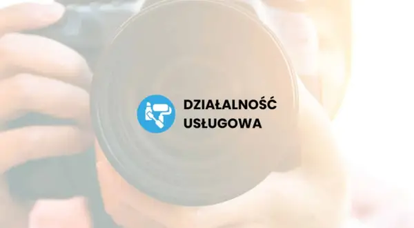 Chcesz wiedzieć, jak zarobić na fotografii? Ikona "Działalność usługowa" na tle aparatu sugeruje, że kluczem jest oferowanie usług.