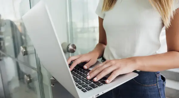 Jak wybór domeny wpływa na sukces w internecie?