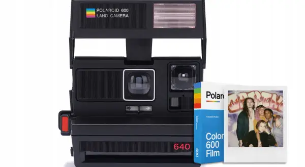 Aparat Polaroid 600 Land Camera z wkładami zamiennik Color 600 Film. Uchwyć wspomnienia z przyjaciółmi!