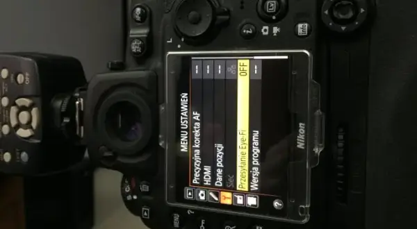 Jak bez problemu zgrać zdjęcia z aparatu Nikon na komputer – prosty sposób