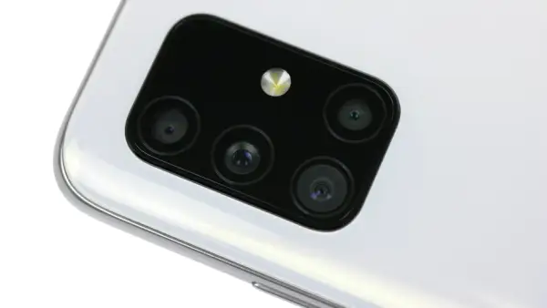 Samsung A51 aparat ile pikseli - jakie megapiksele ma każdy obiektyw?